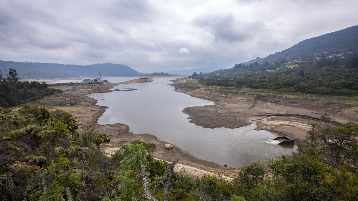 Hlavní město Kolumbie rozdává kvůli suchu vodu na příděl